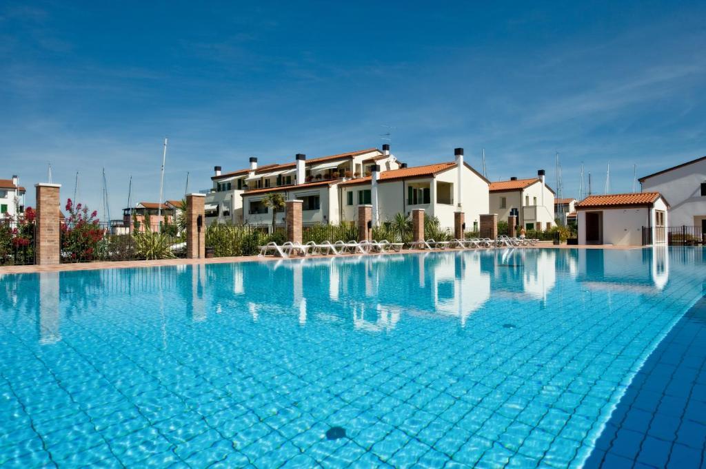 Residence Maestrale Caorle Exteriör bild