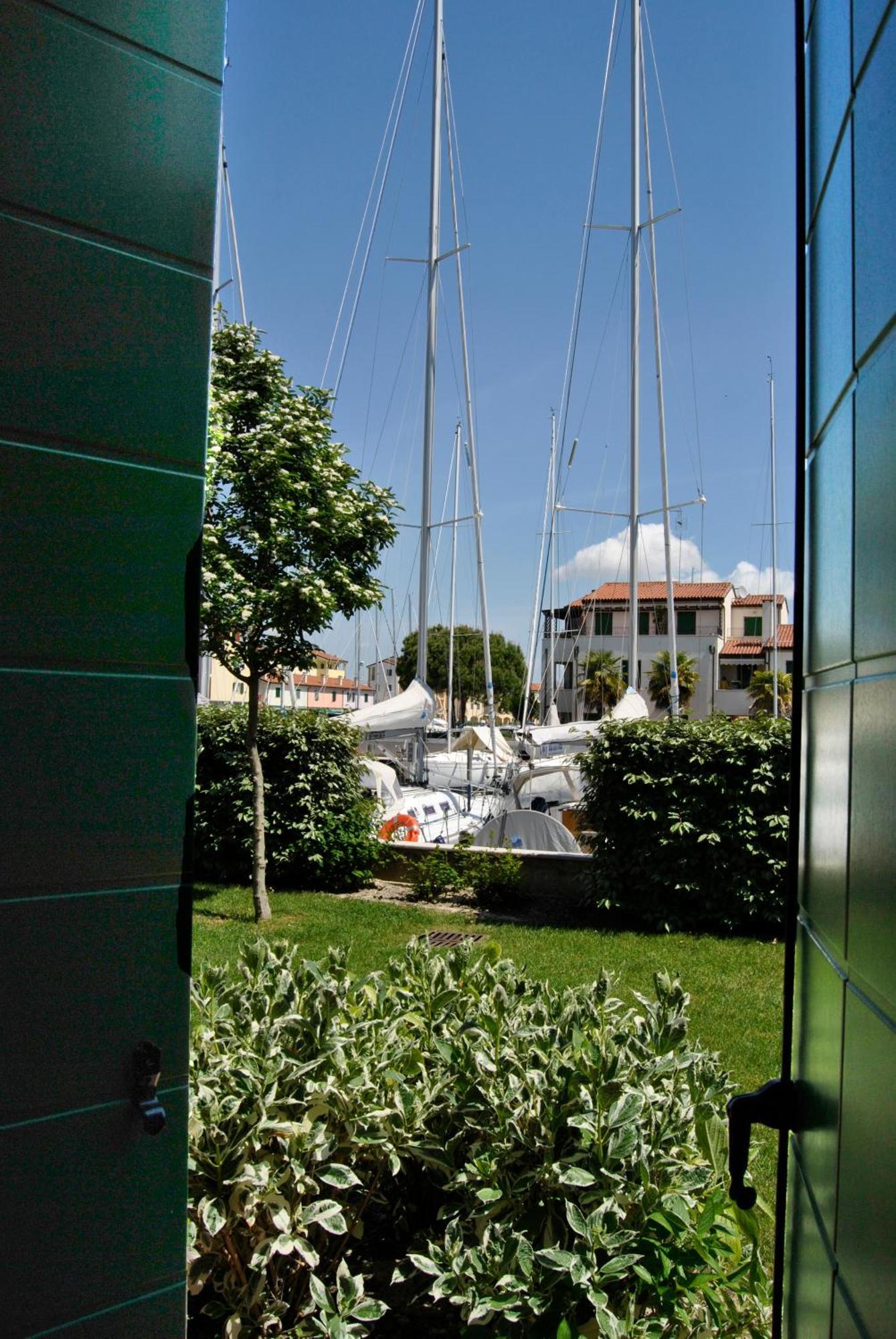Residence Maestrale Caorle Exteriör bild
