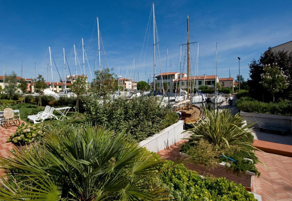 Residence Maestrale Caorle Exteriör bild